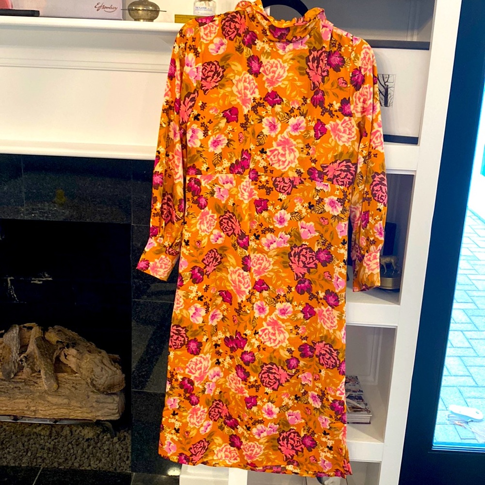 Cute Orange Balloon Sleeve Shift Dress